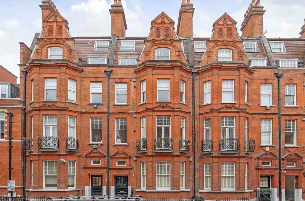 3 Thackeray House, Sloane Square