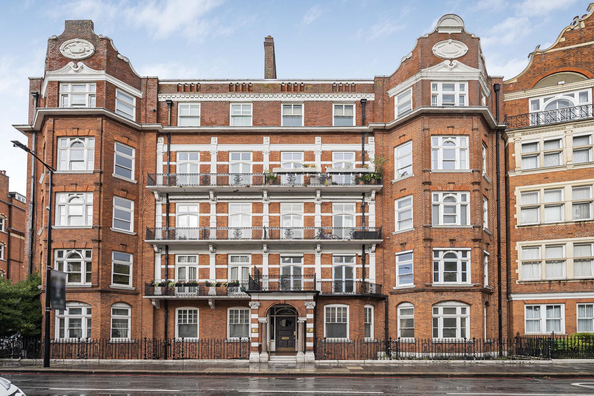 Flat 1 York Mansions, Earl's Court